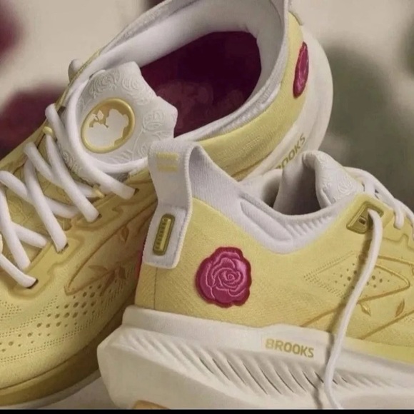 Brooks Shoes - Brooks Women's run Disney Belle sneakers